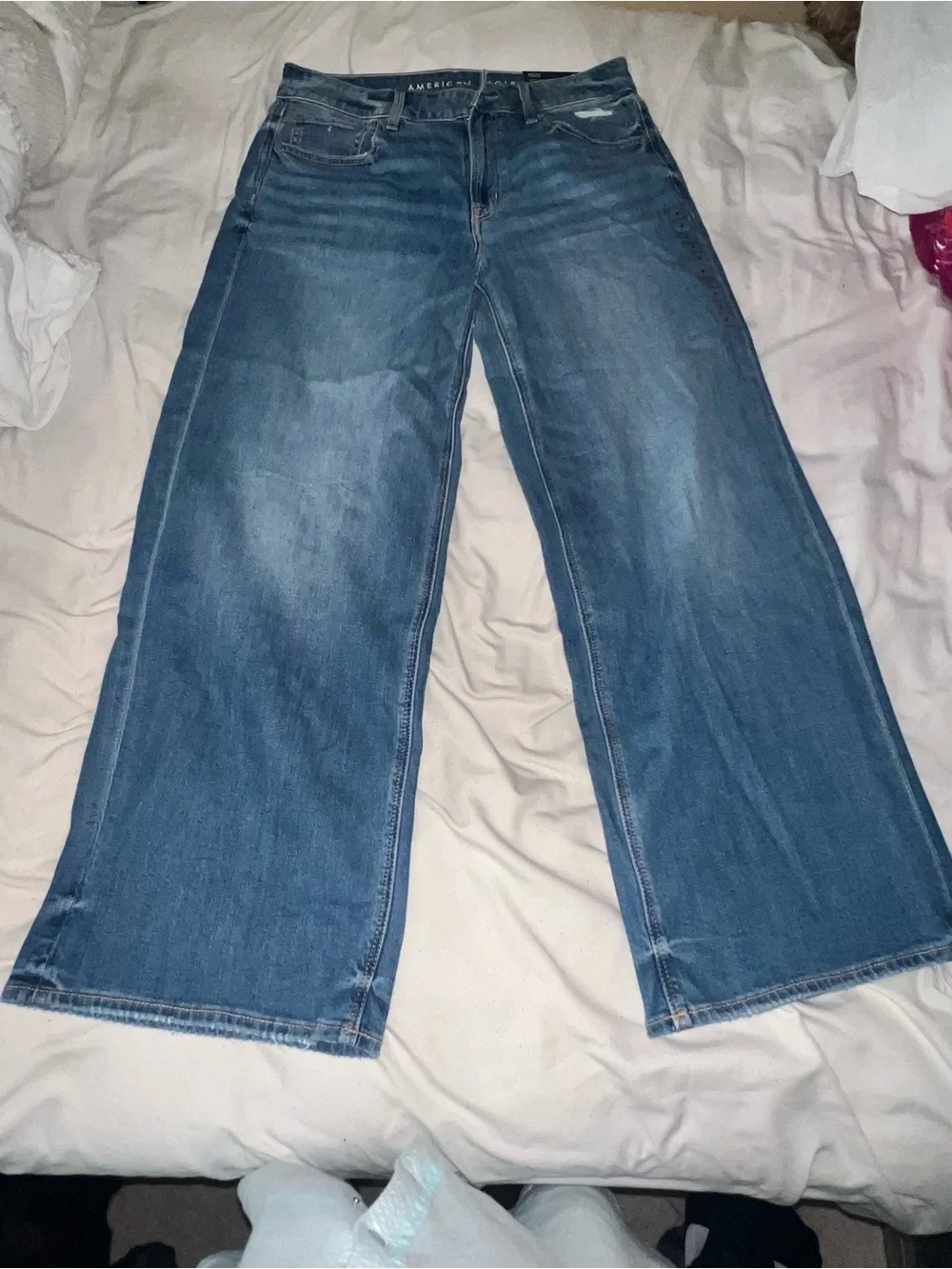 American Eagle Dreamy Drape Stretch Low Rise Baggy Wide Leg Jean - Picture 3 of 13